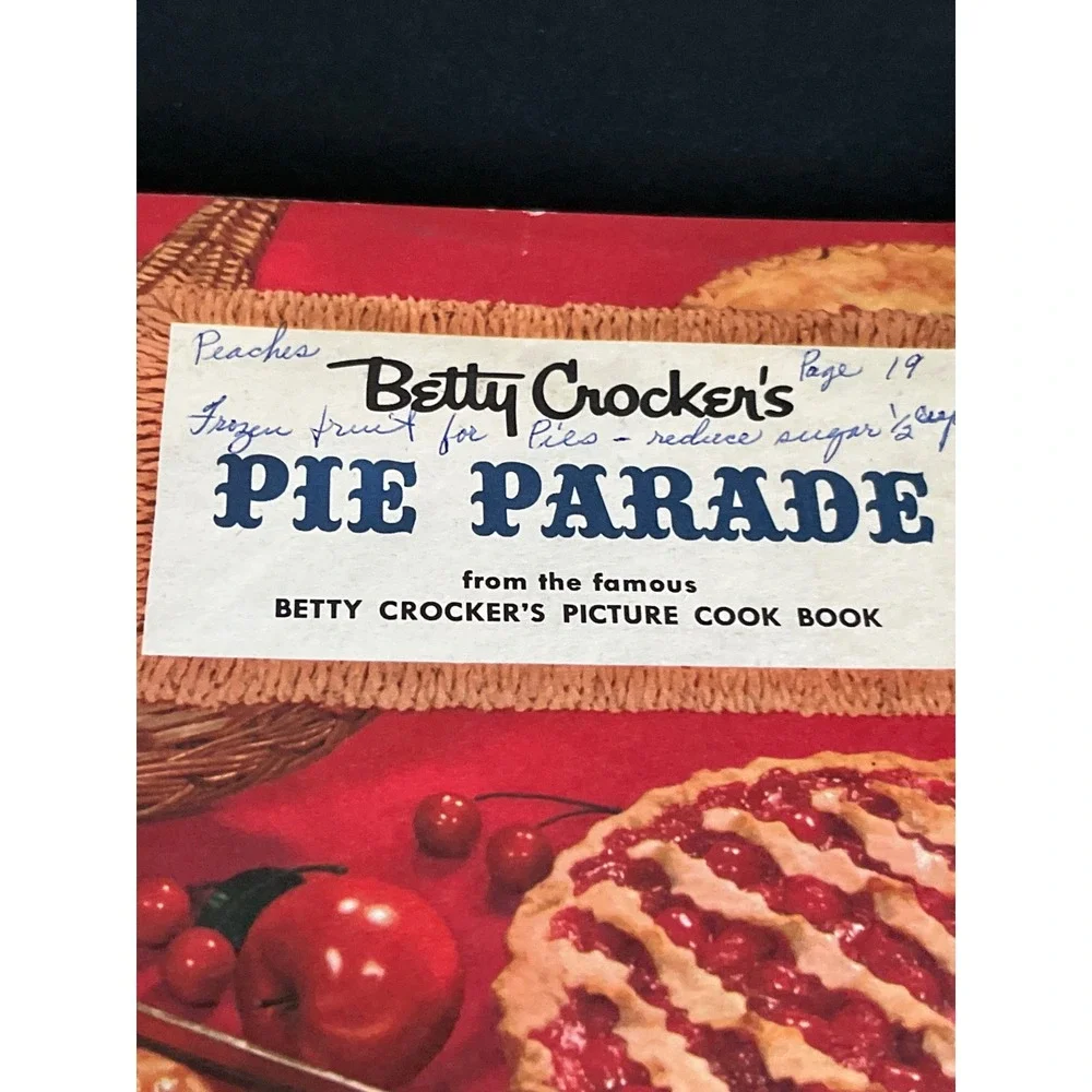 Vintage Betty Crocker Pie Parade Recipe Booklet Gold Medal General Mills 1950s